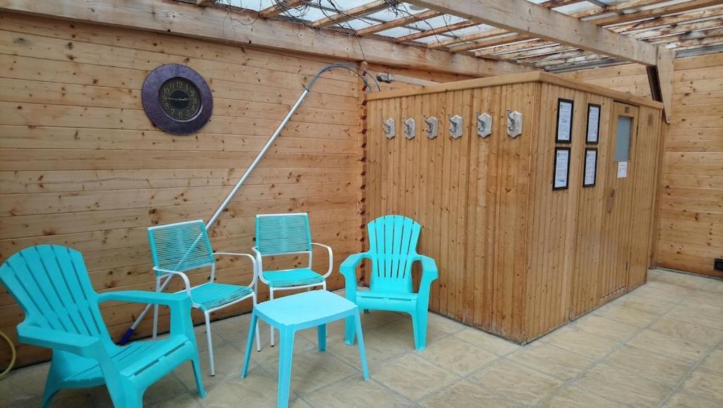 'monktonmead Lodge' In Secluded Setting, With Private Indoor Pool. *