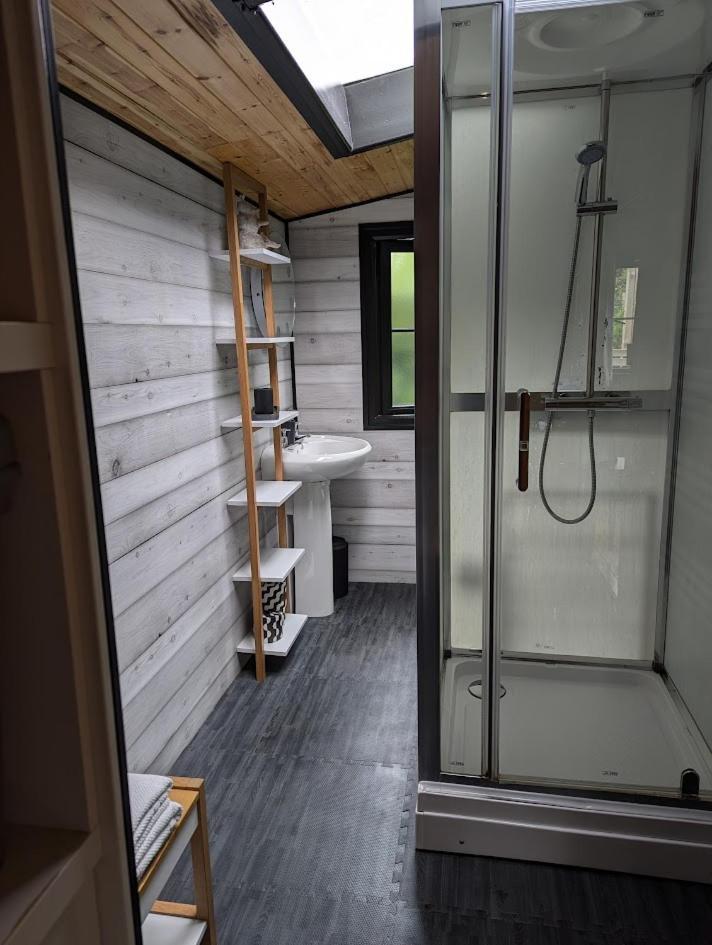 'monktonmead Lodge' In Secluded Setting, With Private Indoor Pool. Chalet