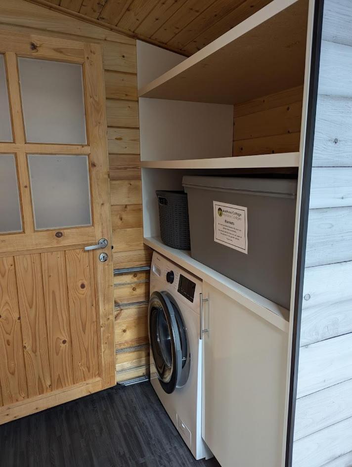 Chalet 'monktonmead Lodge' In Secluded Setting, With Private Indoor Pool.