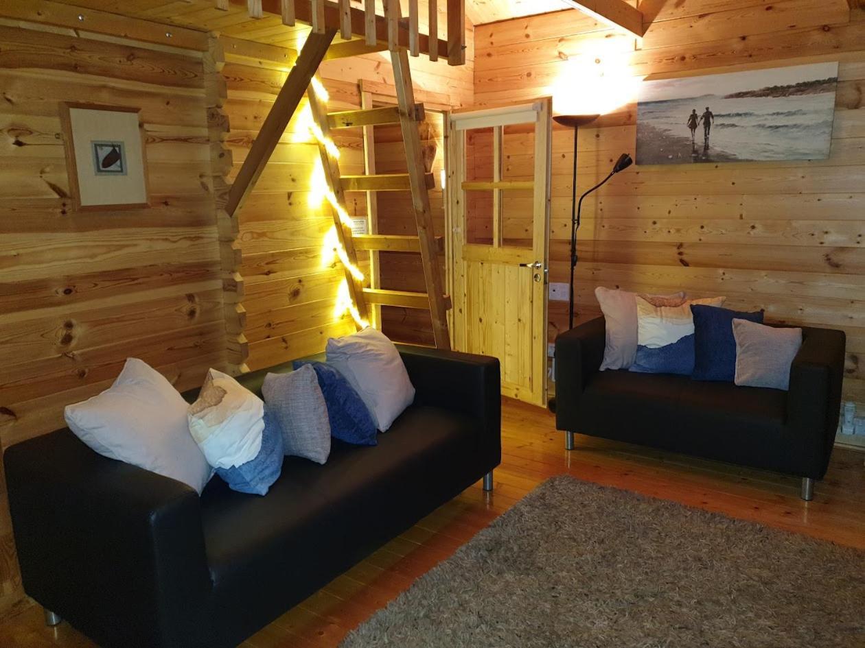 Chalet 'monktonmead Lodge' In Secluded Setting, With Private Indoor Pool. *