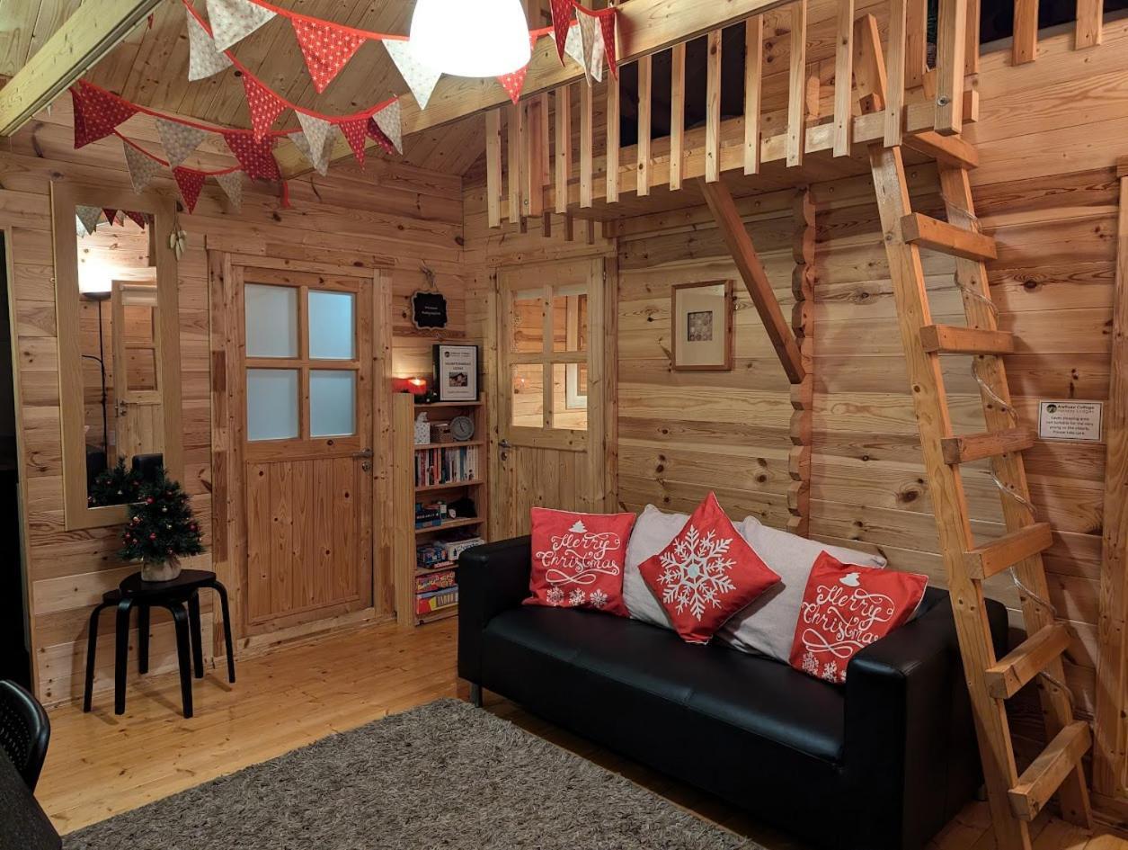 'monktonmead Lodge' In Secluded Setting, With Private Indoor Pool. *